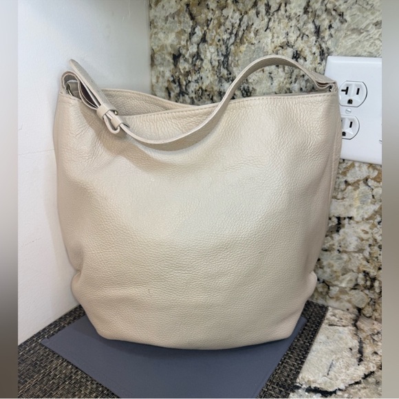 Neiman Marcus Cream Shoulder Bag VGUC - Picture 3 of 11